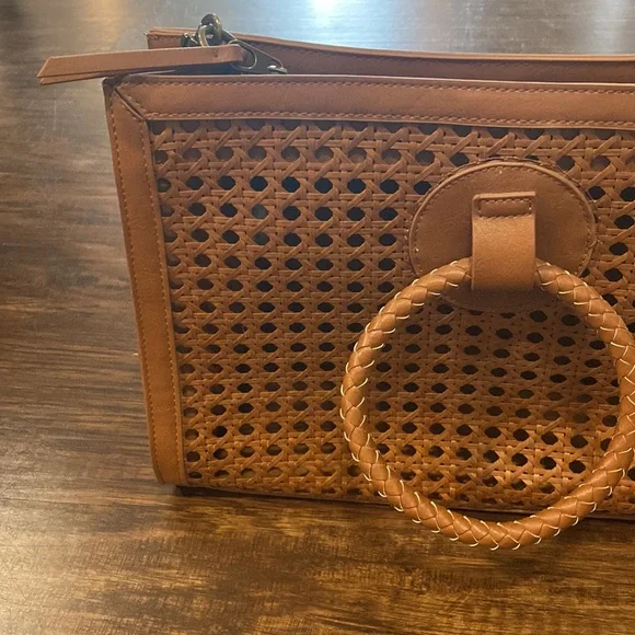 Convertible Ring Handle Purse - Picture 4 of 8